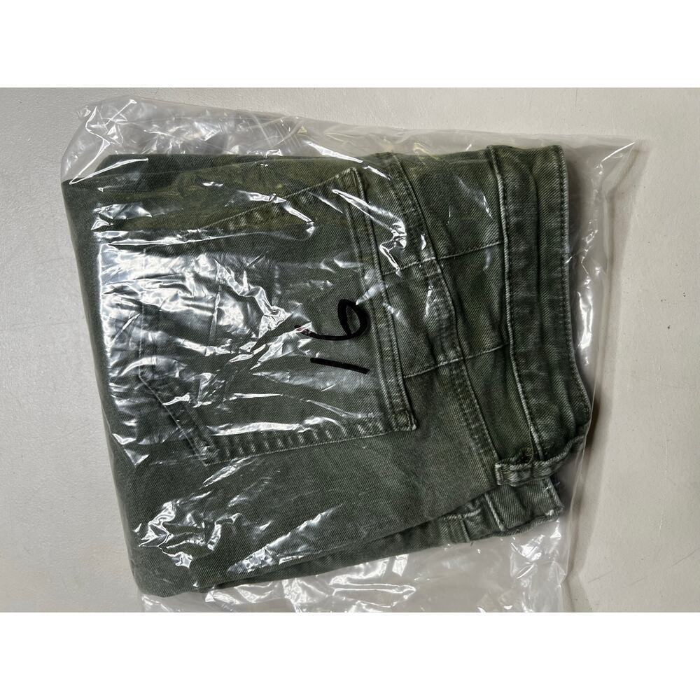 Free People Makai Cutoff Shorts in Army Green Size 29-30 waist / retro / Y2K - Picture 9 of 9
